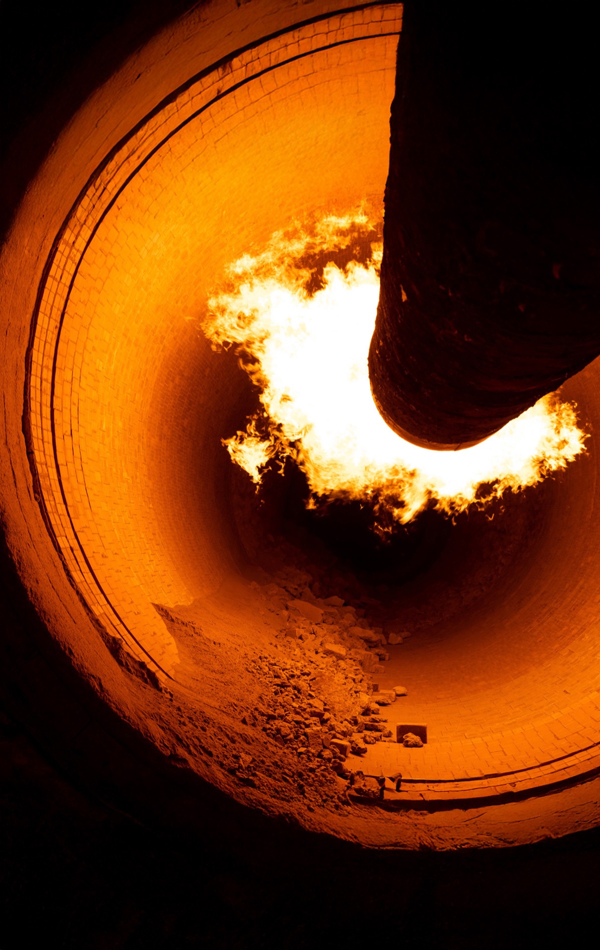 Zementofenflamme mit SRF als Alternativbrennstoff für die Klinkerproduktion